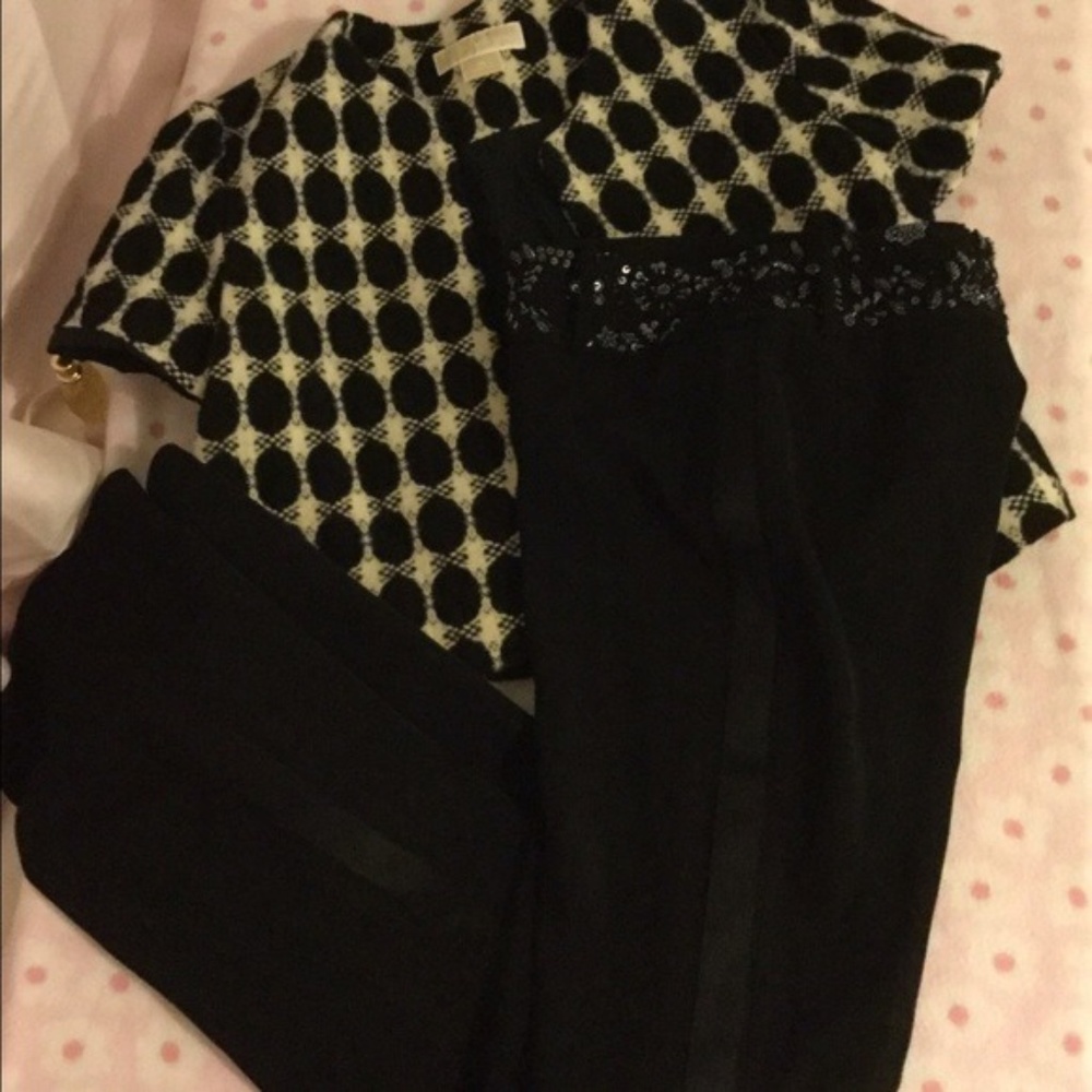 Pants color black